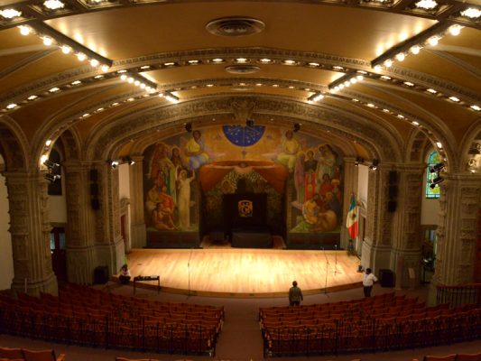 El Anfiteatro Simón Bolivar del Antiguo Colegio de San Ildefonso será sede de la nueva Academia de Música Antigua. Foto La Jornada / Archivo
