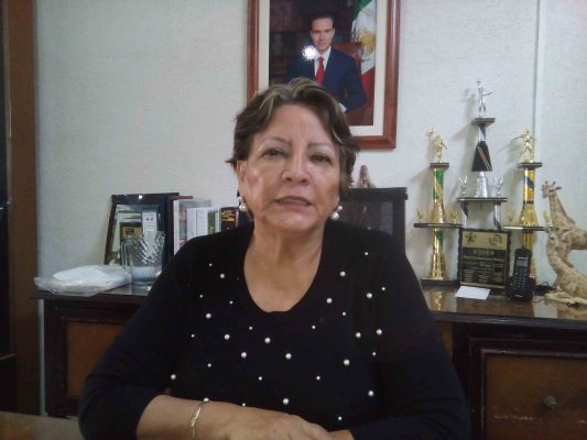 Transportistas, denunciaron ser víctimas de extorsión por parte de la diputada local María de Jesús Olvera Mejía, quienes pidió 65 mil pesos a cada uno a cambio de dejarlos trabajar.