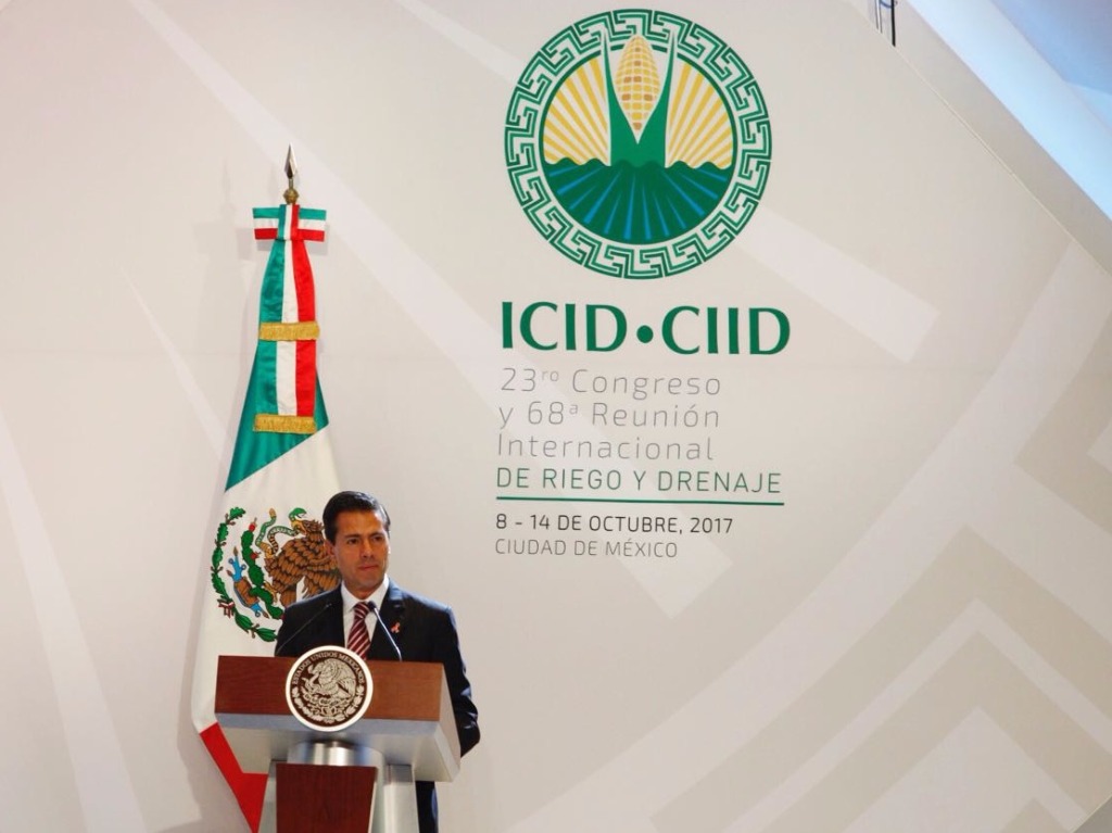 El presidente Enrique Peña Nieto durante la inauguración del Congreso Internacional de Riego y Drenaje. Foto Cristina Rodríguez
