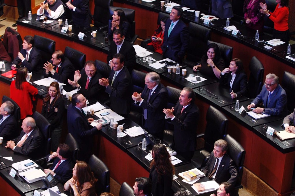 Bancada del PRI en el Senado durante la sesión. Foto/Cristina Rodríguez