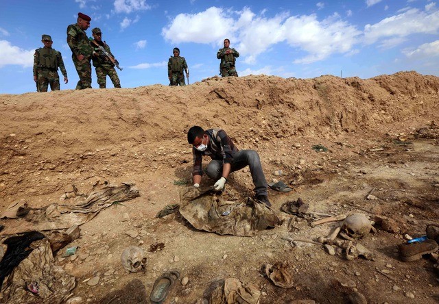 Descubre ONU más de 200 fosas comunes del EI en Irak expresochiapas