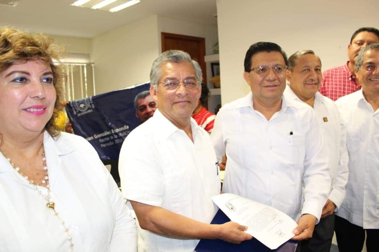 Investigador Juan González se registra para rector de la Unach expresochiapas