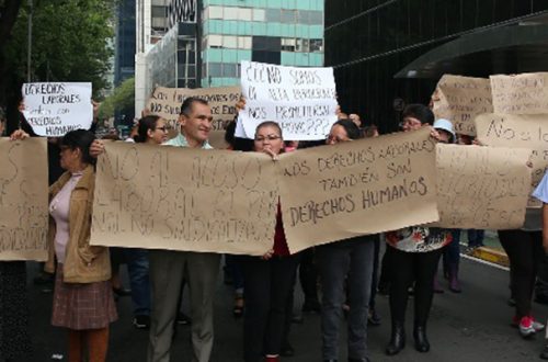 Trabajadores de Cultura exigen que sean respetados sus derechos laborales. Foto LA JORNADA/Jesús Villaseca