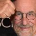 Steven Spielberg comenzó hace meses una cruzada para que las producciones de Netflix y otras plataformas no opten a los Premios Óscar. Foto/Afp