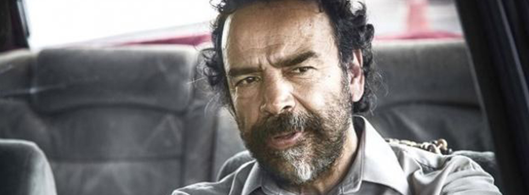 En ‘Narcos’, Alcázar encarna al capo colombiano Gilberto Rodríguez Orejuela, líder del extinto cártel de Cali. Fotograma de la serie emitida por Netflix.