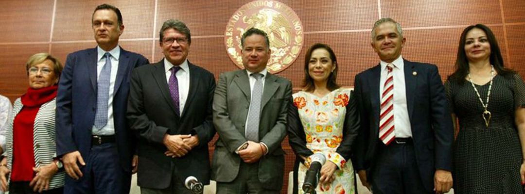 Los senadores Guadalupe Covarrubias, Mauricio Kuri, Ricardo Monreal, el titular de la Unidad de Investigación Financiera, Santiago Nieto; Josefina Vázquez Mota, Miguel Ángel Mancera y Nuvia Magdalena Mayorga, durante su participación en un foro sobre violencia sexual infantil y adolescente. Foto/María Luisa Severiano.