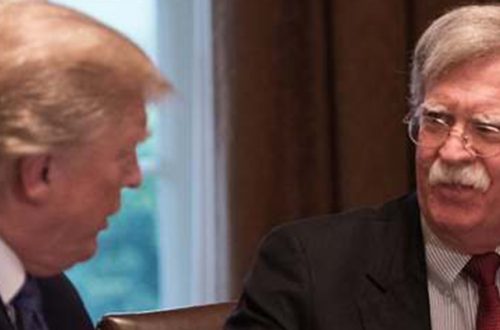 El presidente Donald Trump dijo que su posición hacia la crisis de Venezuela y Cuba es mucho más dura que la de su ex consejero de Seguridad Nacional, John Bolton. Foto/Afp