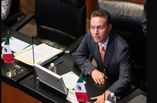Manuel Velasco asumirá la senaduría que dejó con licencia para concluir su sexenio como gobernador de Chiapas. Foto Cuartoscuro/ archivo