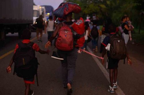 Los migrantes fueron remitidos al Instituto Nacional de Migración, donde se determinará su situación. Foto: Cuartoscuro