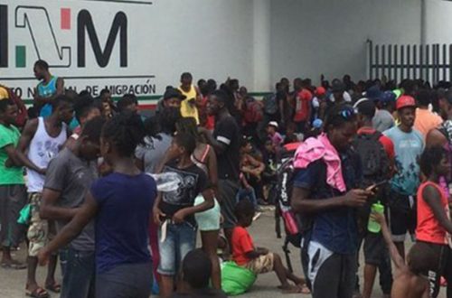 Migrantes en la estación migratoria Siglo XXI, en Tapachula. Foto/Cuartoscuro