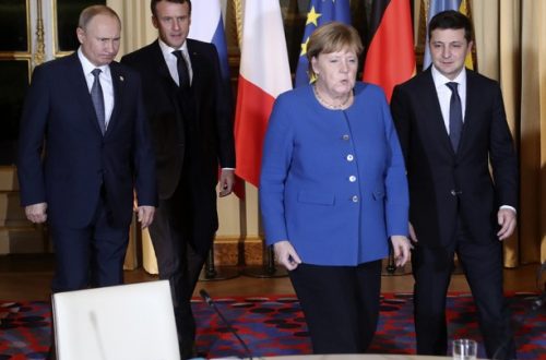 Los presidentes ruso, Vladimir Putin, y ucranio, Volodimir Zelenski, se encontraron en París, junto con el presidente francés Emmanuel Macron y la canciller alemana Angela Merkel. Foto Ap