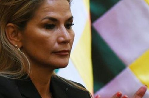 Jeanine Añez, autoproclamada presidenta de Bolivia. Foto Afp