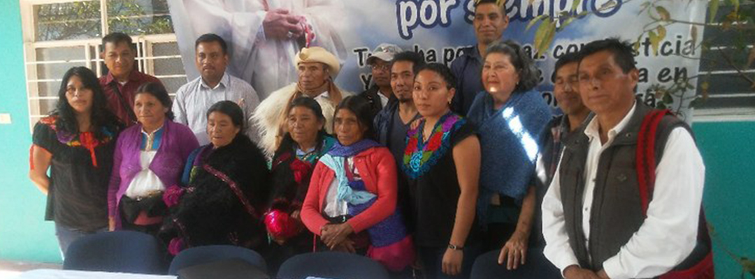 Indígenas tzotziles y tzeltales de Chiapas informaron que entregaron una carta con siete mil firmas a organismos de la ONU. Foto/ Elio Henríquez
