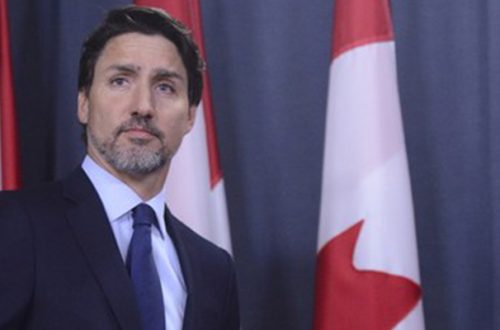 Justin Trudeau, primer ministro de Canadá, dice que la evidencia apunta a que un misil iraní derribo el avión ucraniano. Foto Ap