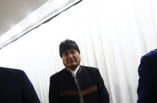 Evo Morales, y su asesor legal, Gustavo Ferreyra, hoy en Buenos Aires, Argentina. Foto Ap