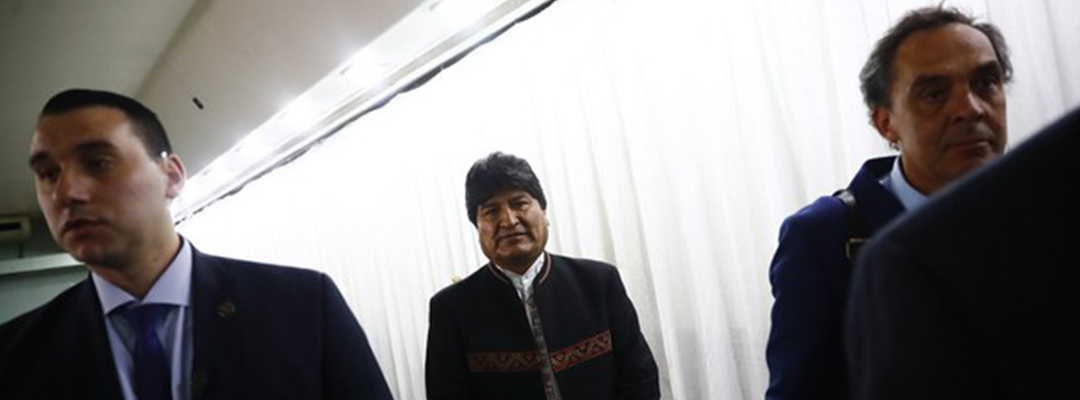 Evo Morales, y su asesor legal, Gustavo Ferreyra, hoy en Buenos Aires, Argentina. Foto Ap