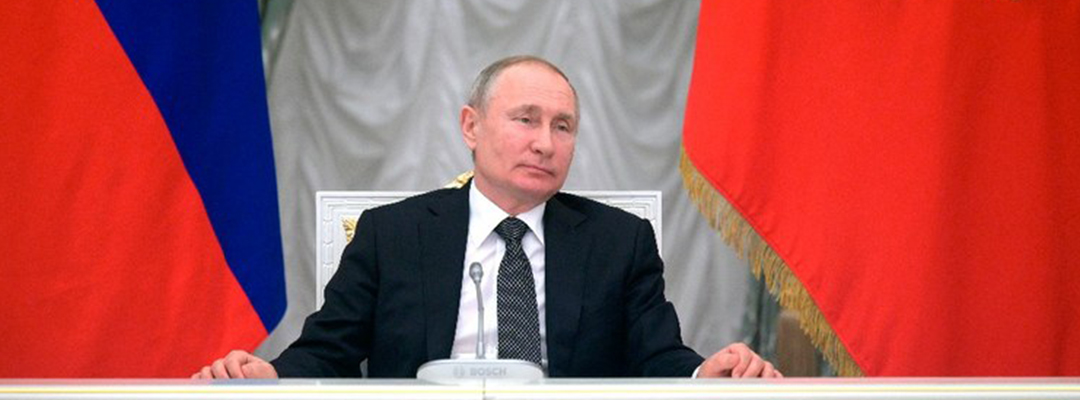 Vladimir Putin quiere quedarse en el poder por lo menos hasta 2024. Foto Ap