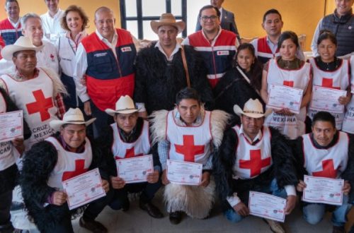 Cruz Roja Mexicana y Voluntarios de San Juan Chamula