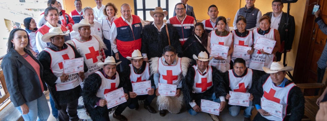 Cruz Roja Mexicana y Voluntarios de San Juan Chamula