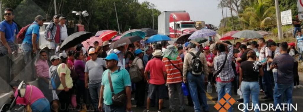 Bloquean Padres De Familia La Carretera Costera