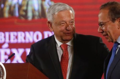 El presidente, Andrés Manuel López Obrador y el dirigente del CCE, Carlos Salazar Lomelín. Foto LA JORNADA/Guillermo Sologuren