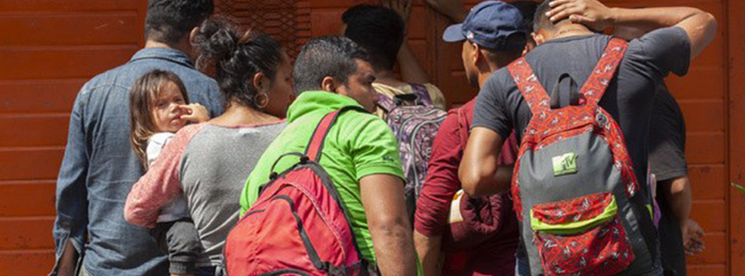 Migrantes a su paso por la ciudad de Tapachula, Chiapas en imagen de archivo. Foto Víctor Camacho.