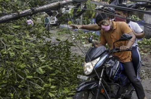 Al menos 106 personas fallecieron en India y Bangladesh tras el paso del ciclón Amphan. Foto Ap