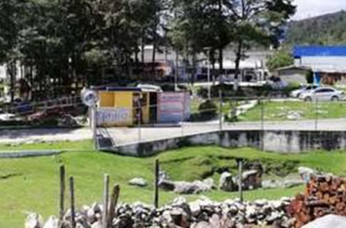 Exterior del penal número 5 de San Cristóbal de las Casas, Chiapas, donde el miércoles de esta semana autoridades de salud estatales confirmaron un brote de Covid-19. Foto Elio Henríquez
