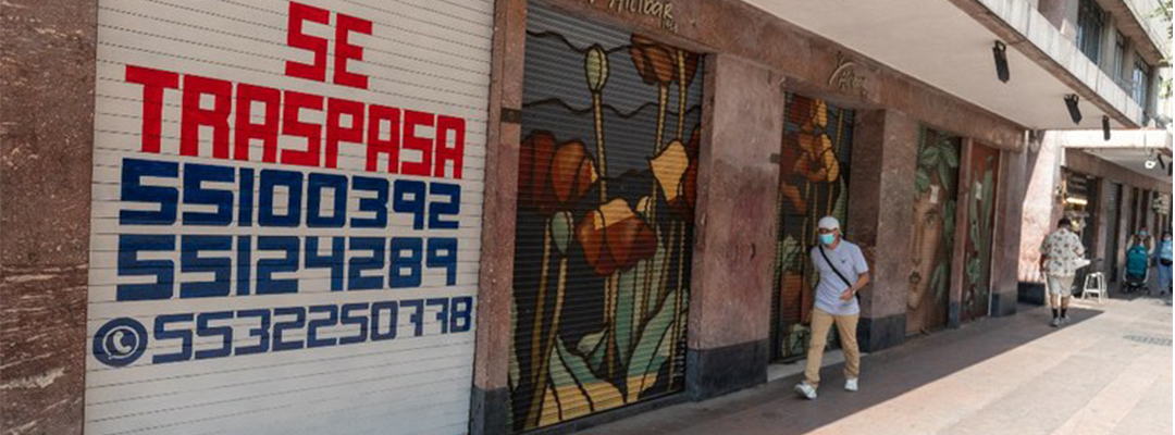 Comercios cerrados en el Centro Histórico de la Ciudad de México, en imagen del 25 de julio de 2020. Foto Pablo Ramos