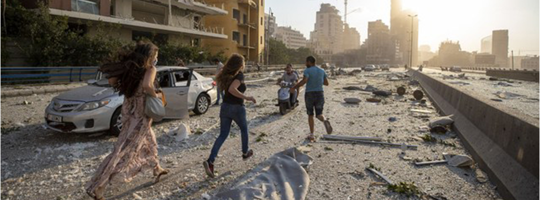 Hasta el momento más de 70 personas ha muerto a causa de la explosión en un almacén de Beirut. Foto Ap