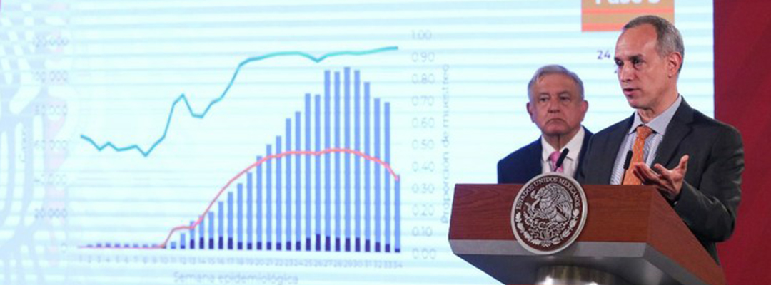 El subsecretario de Salud, Hugo López-Gatell, en la conferencia del presidente Andrés Manuel López Obrador, habla del curso de la pandemia Covid-19. Foto Cuartoscuro