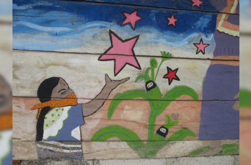 Aspecto de uno de los murales autóctonos en la bodega zapatista de Cuxuljá, Chiapas, que fue incendiada el sábado por transportistas afiliados a la ORCAO: Foto Hermann Bellinghausen.