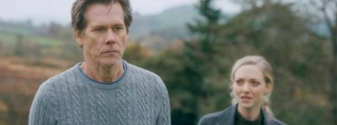 La nueva película de Kevin Bacon, ‘You Should Have Left’, es un thriller sicológico que lo devuelve a un rol protagónico luego de cinco años. En la imagen, un fotograma de la cinta junto a Amanda Seyfried. Foto tomada del Twitter de @kevinbacon
