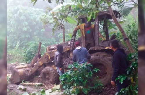El derrumbe de una montaña en el municipio de Chalchihuitán, 3 personas quedaron atrapadas entre el lodo. Foto: Gaspar Romero