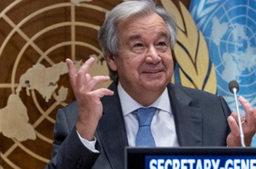El secretario general de la ONU, Antonio Guterres, pidió la "inmediata inyección" de 15 mil millones de dólares para un fondo mundial que permita comprar y distribuir vacunas contra el Covid-19. Foto Xinhua