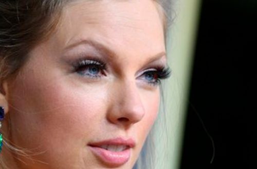 Taylor Swift dijo en Twitter que había estado tratando activamente de recuperar el control de sus grabaciones maestras durante el último año. Foto Afp