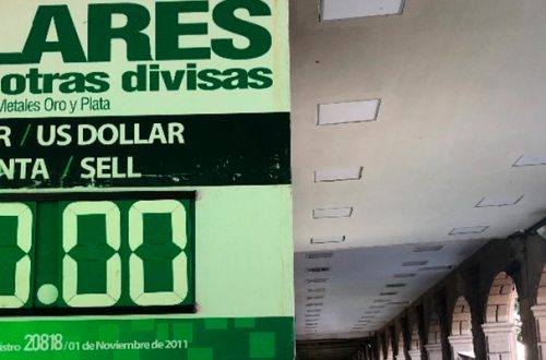 El peso concluyó la sesión de este lunes en 20.15 pesos por dólar. Foto Luis Castillo / Archivo