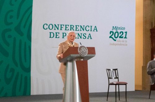 La secretaria de Gobernación, Olga Sánchez Cordero, acompañada del titular de Profeco, Ricardo Sheffield, durante la conferencia matutina en Palacio Nacional, Ciudad de México, el 1 de febrero de 2021. Foto Cuartoscuro