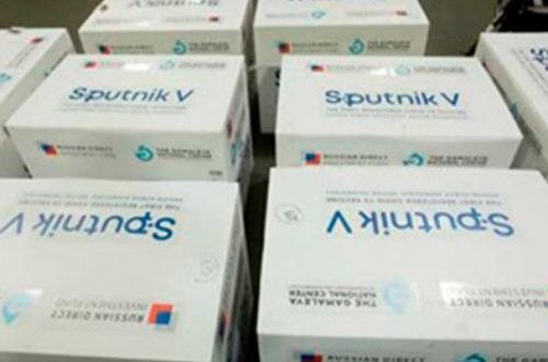 Vacuna rusa contra COVID-19 'Sputnik V'.Bloomberg