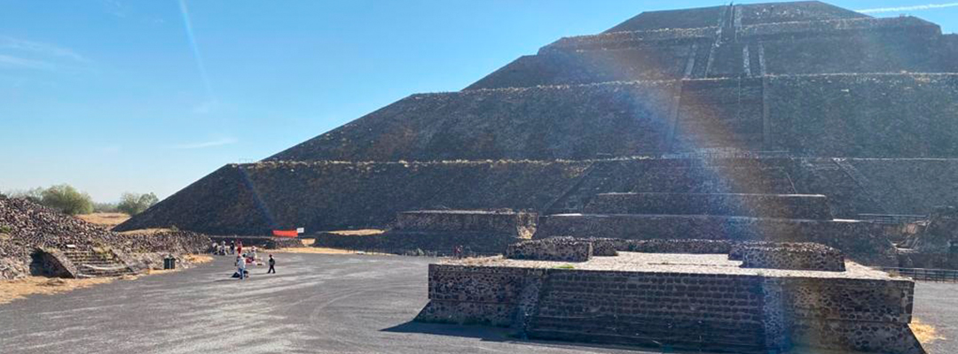 La zona arqueológica de Teotihuacán permanecerá cerrada los próximos días sábado 20 y domingo 21 de marzo para evitar aglomeraciones y prevenir contagios por Covid-19, con motivo del equinoccio de primavera. Foto ‘La Jornada’ / Archivo