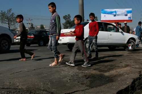 Niños en Kabul. Foto Xinhua