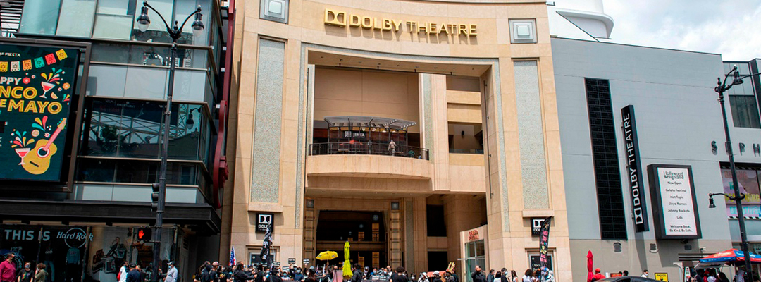 La entrada del Teatro Dolby en Hollywood Boulevard el día de la ceremonia de entrega de los Premios de la Academia, conocidos como ‘Oscars’, el 25 de abril de 2021. Foto Afp