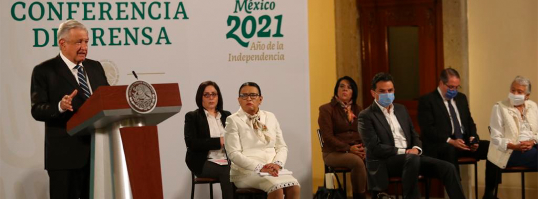 El presidente Andrés Manuel López Obrador durante su conferencia matutina desde Palacio Nacional en la Ciudad de México, el 9 de abril de 2021. Foto Yazmín Ortega Cortés