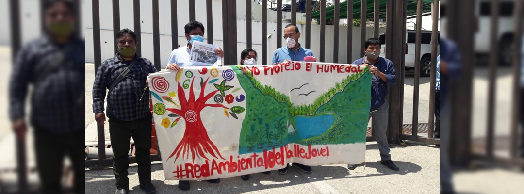 Habitantes del sur de San Cristóbal se manifiestan ante la destrucción de los humedales, el 5 de abril de 2021. Foto La Jornada