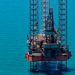 Plataformas de explotación petrolera en el Golfo de México. Foto Marco Peláez / Archivo