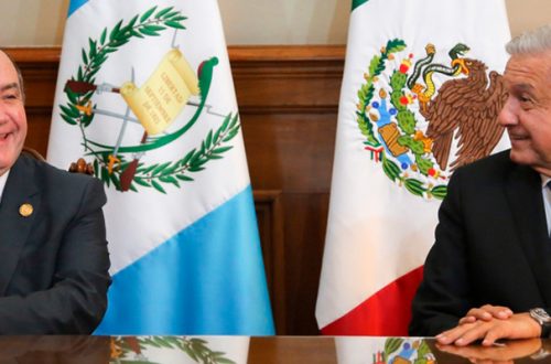 El presidente Andrés Manuel López Obrador se reunió con su homólogo de Guatemala, Alejandro Giammattie en Palacion Nacional. Foto @lopezobrador_