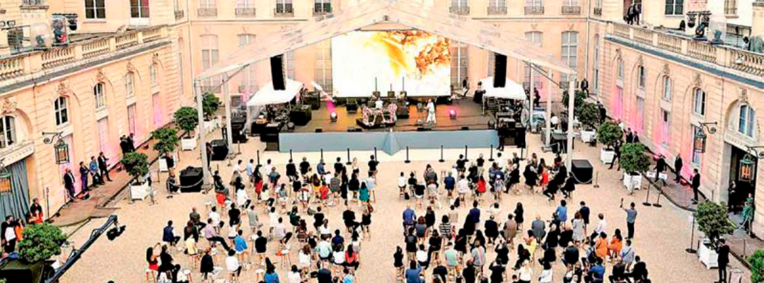El concierto se realizó en el patio del Palacio Presidencial francés. Foto: AFP
