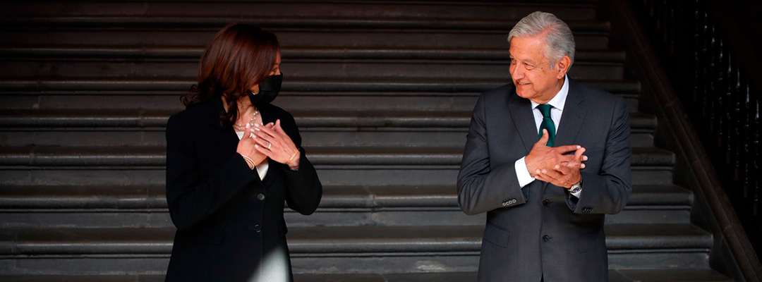La vicepresidenta de Estados Unidos, Kamal Harris y el presidente de México, Andrés Manuel López Obrador en Palacio Nacional. Foto Cristina Rodríguez