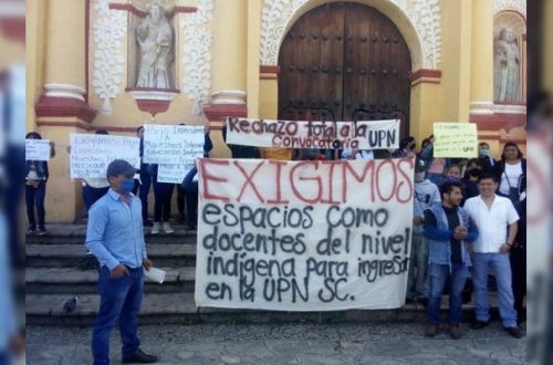 Profesores de Chiapas durante una protesta en junio de 2020. Foto Elio Henríquez