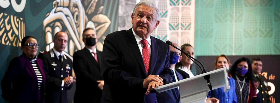 El presidente López Obrador, durante la inauguración de la exposición 'La grandeza de México' acompañado de varios integrantes de su gabinete, el 27 de septiembre de 2021. Foto cortesía Presidencia